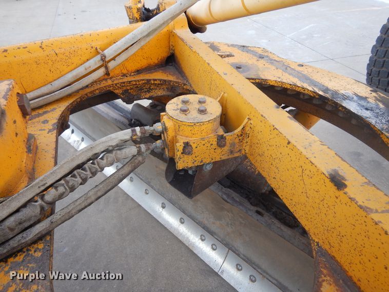 image for item DK3363 1991 John Deere 770BH  motor grader