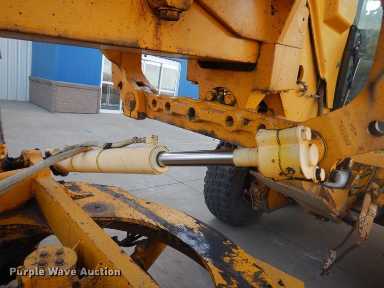 image for item DK3363 1991 John Deere 770BH  motor grader