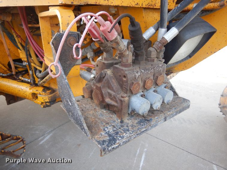 image for item DK3363 1991 John Deere 770BH  motor grader