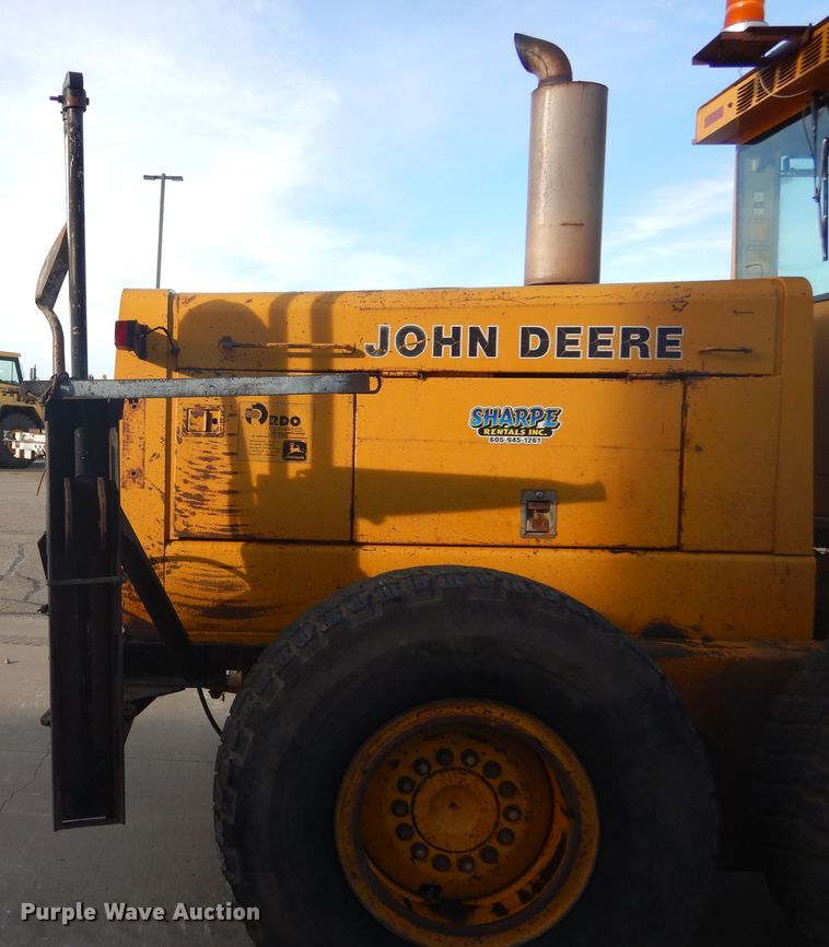 image for item DK3363 1991 John Deere 770BH  motor grader