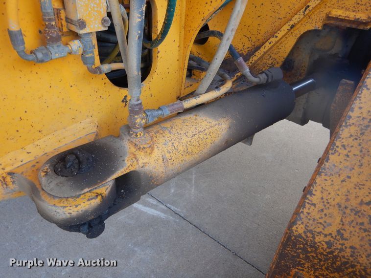 image for item DK3363 1991 John Deere 770BH  motor grader