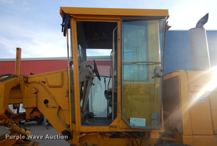 image for item DK3363 1991 John Deere 770BH  motor grader