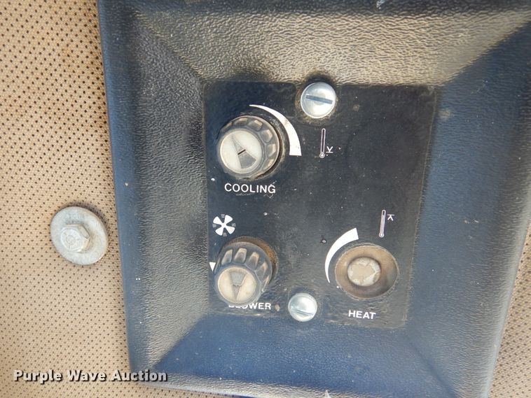 image for item DK3363 1991 John Deere 770BH  motor grader