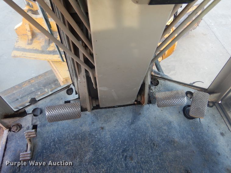 image for item DK3363 1991 John Deere 770BH  motor grader