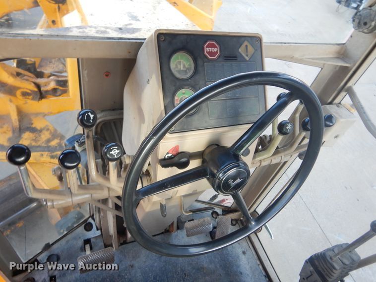 image for item DK3363 1991 John Deere 770BH  motor grader