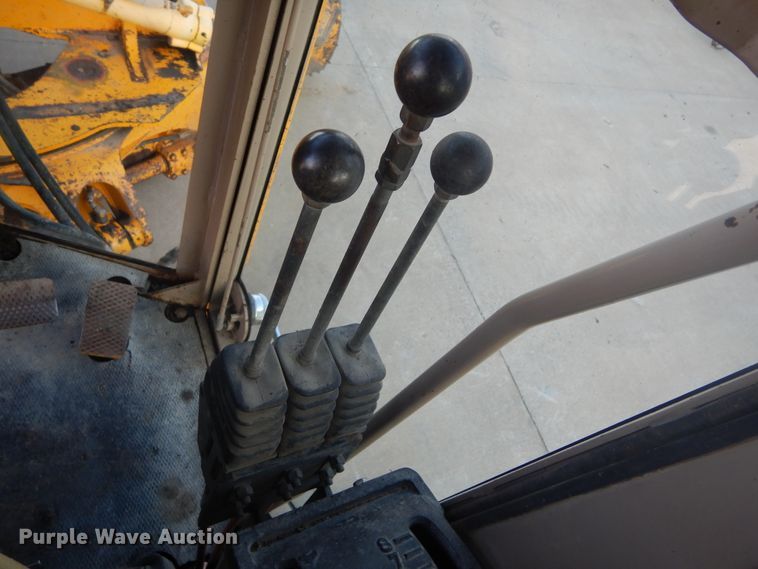 image for item DK3363 1991 John Deere 770BH  motor grader