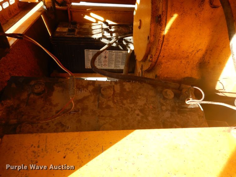 image for item DK3363 1991 John Deere 770BH  motor grader