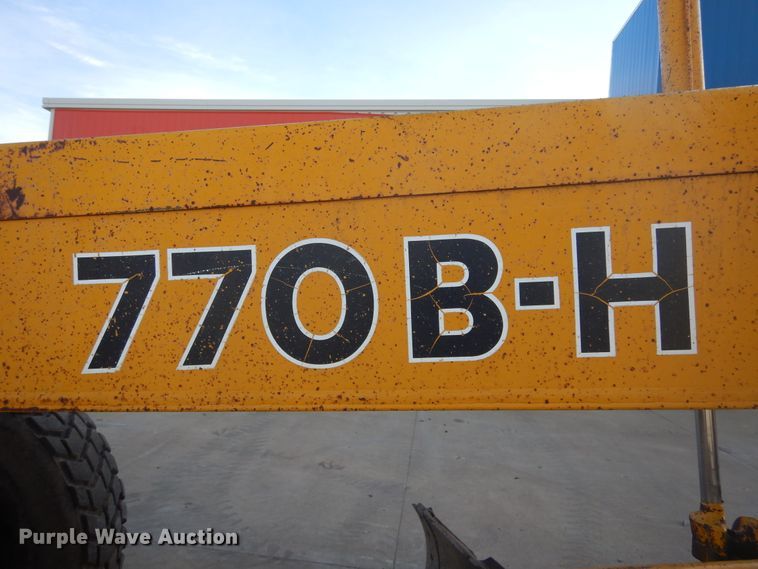 image for item DK3363 1991 John Deere 770BH  motor grader