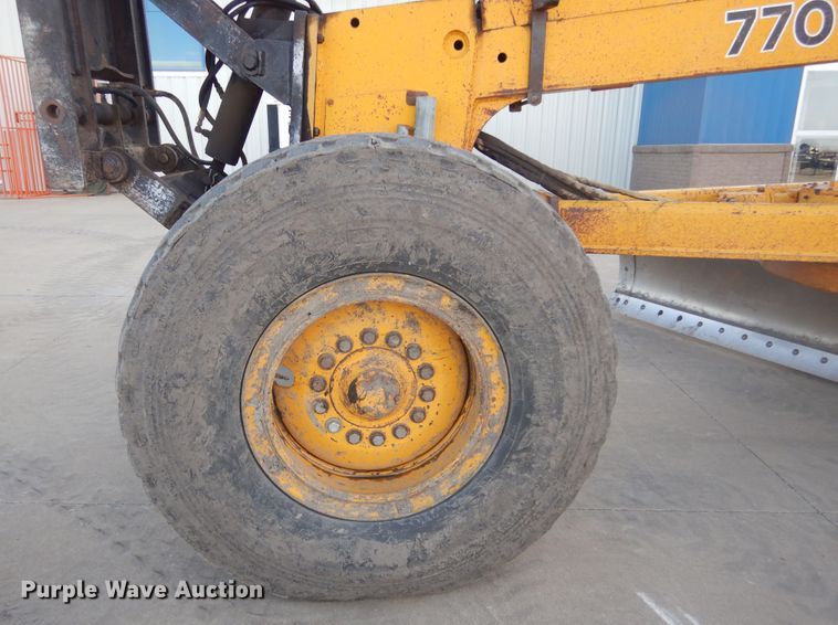 image for item DK3363 1991 John Deere 770BH  motor grader