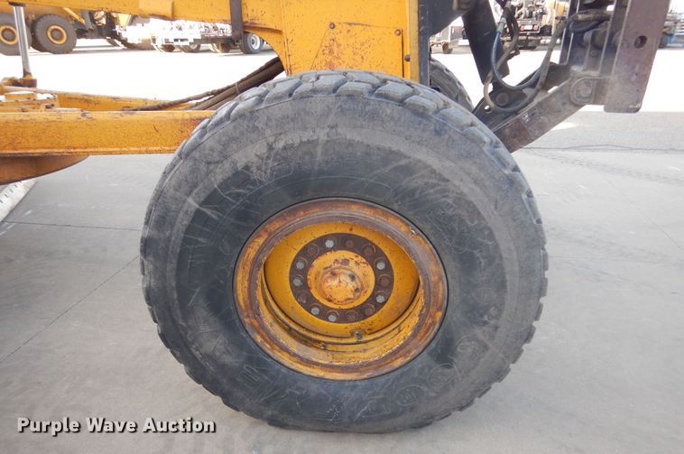 image for item DK3363 1991 John Deere 770BH  motor grader