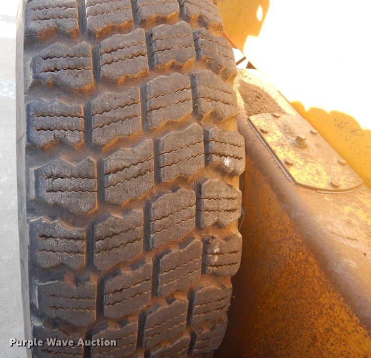 image for item DK3363 1991 John Deere 770BH  motor grader