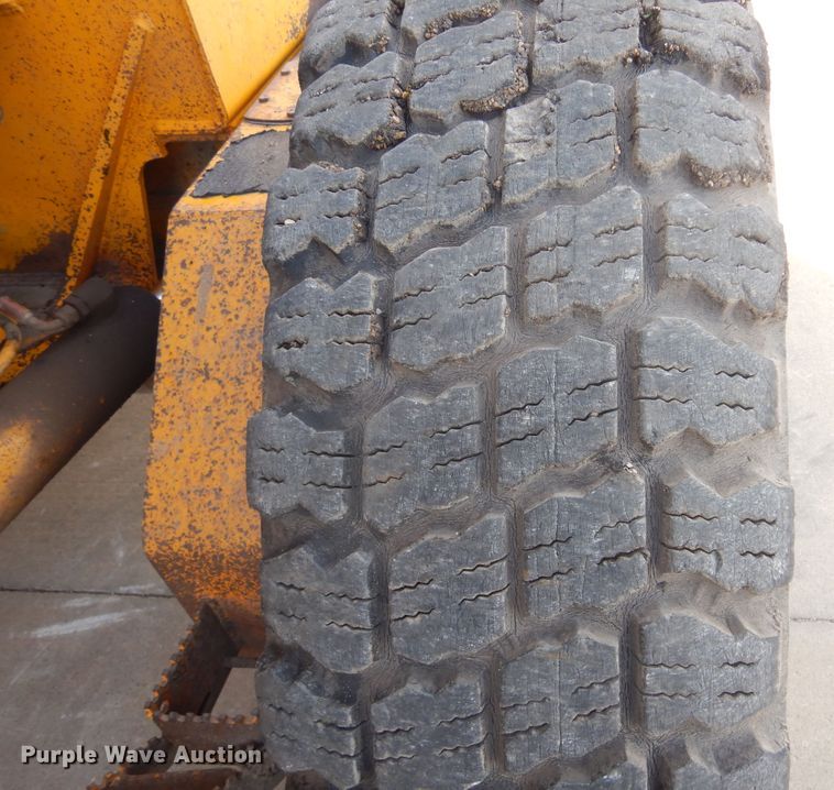 image for item DK3363 1991 John Deere 770BH  motor grader