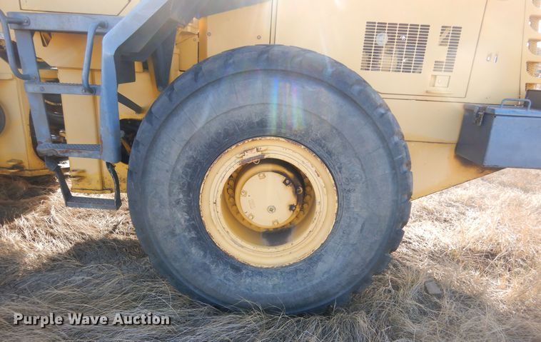 image for item DK3416 2000 Komatsu WA420-3MC  wheel loader