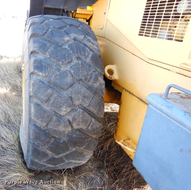 image for item DK3416 2000 Komatsu WA420-3MC  wheel loader