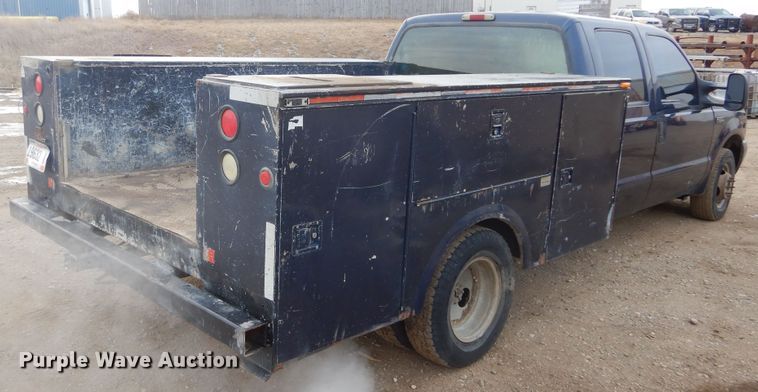 image for item DK3424 2001 Ford F350 Super Duty  Crew Cab utility bed pickup truck