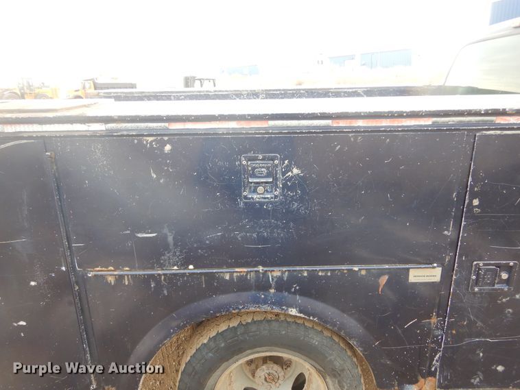 image for item DK3424 2001 Ford F350 Super Duty  Crew Cab utility bed pickup truck