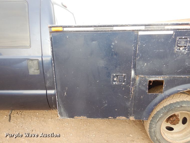 image for item DK3424 2001 Ford F350 Super Duty  Crew Cab utility bed pickup truck