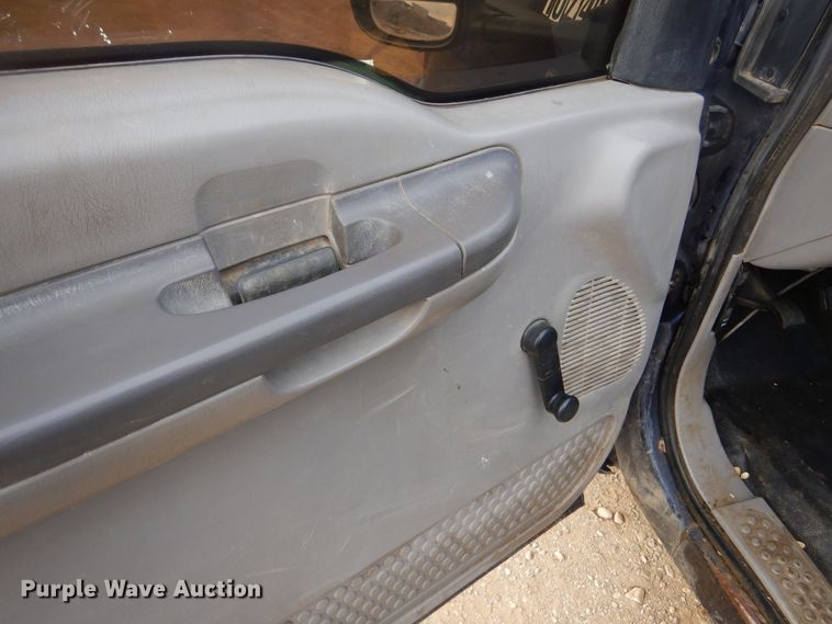 image for item DK3424 2001 Ford F350 Super Duty  Crew Cab utility bed pickup truck