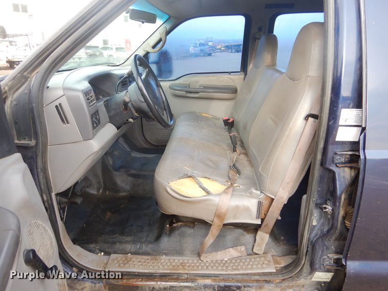 image for item DK3424 2001 Ford F350 Super Duty  Crew Cab utility bed pickup truck