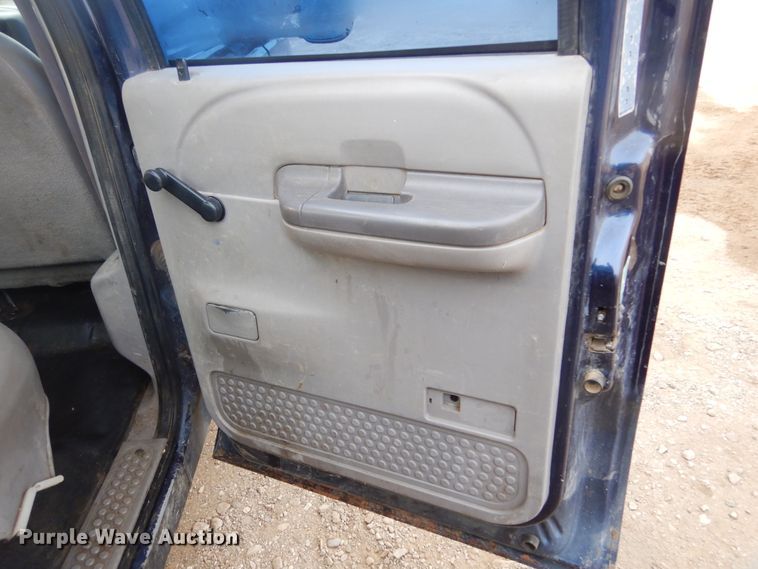 image for item DK3424 2001 Ford F350 Super Duty  Crew Cab utility bed pickup truck