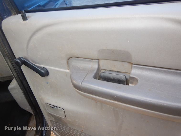 image for item DK3424 2001 Ford F350 Super Duty  Crew Cab utility bed pickup truck