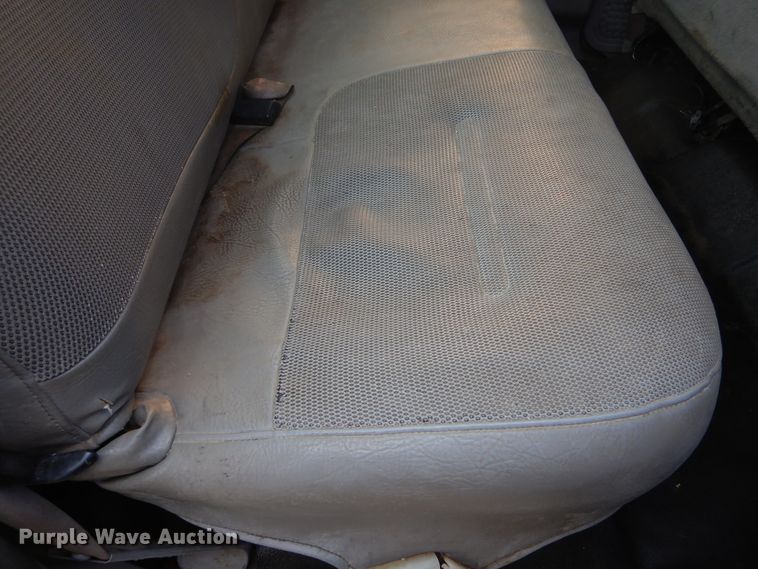 image for item DK3424 2001 Ford F350 Super Duty  Crew Cab utility bed pickup truck