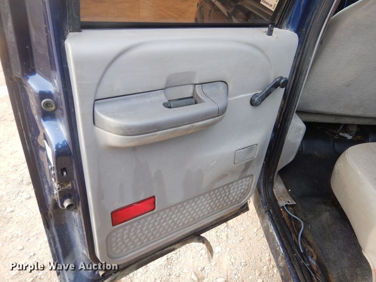 image for item DK3424 2001 Ford F350 Super Duty  Crew Cab utility bed pickup truck