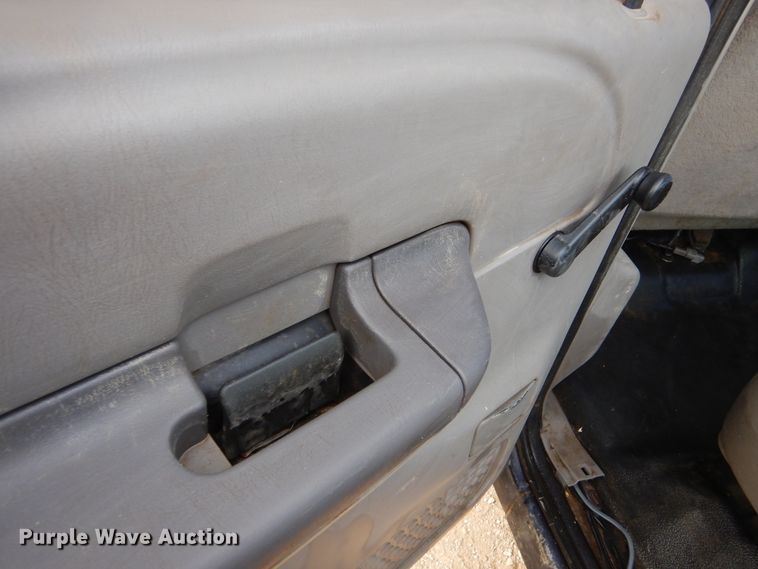 image for item DK3424 2001 Ford F350 Super Duty  Crew Cab utility bed pickup truck