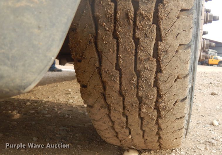 image for item DK3424 2001 Ford F350 Super Duty  Crew Cab utility bed pickup truck