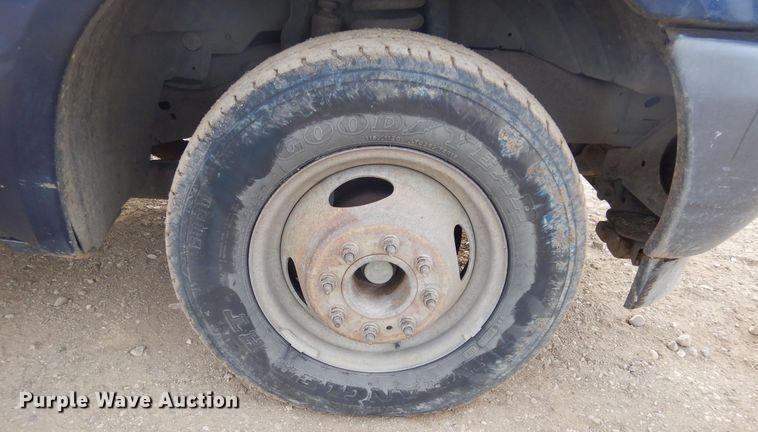 image for item DK3424 2001 Ford F350 Super Duty  Crew Cab utility bed pickup truck