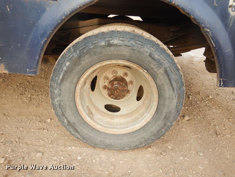 image for item DK3424 2001 Ford F350 Super Duty  Crew Cab utility bed pickup truck