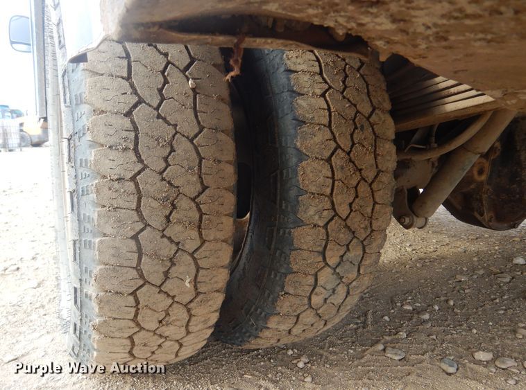 image for item DK3424 2001 Ford F350 Super Duty  Crew Cab utility bed pickup truck