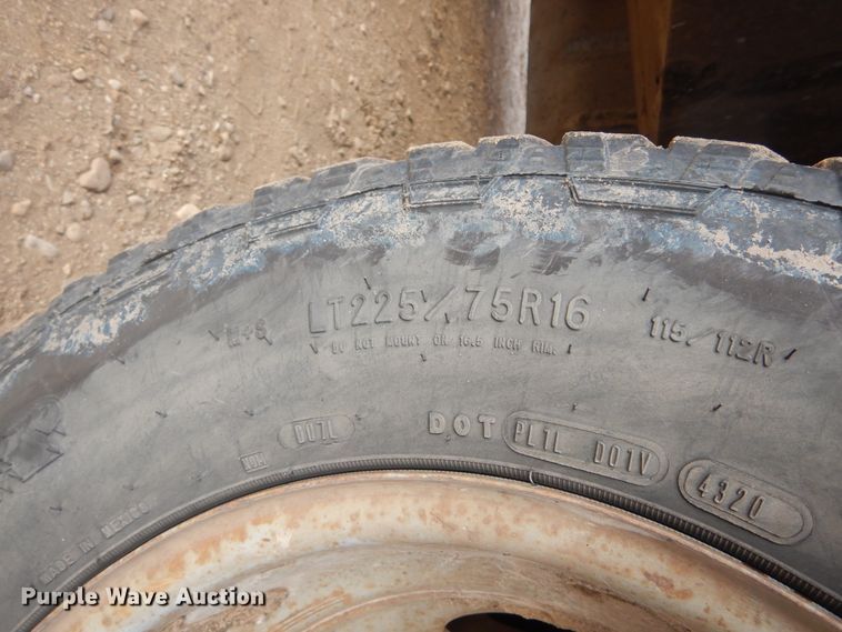 image for item DK3424 2001 Ford F350 Super Duty  Crew Cab utility bed pickup truck