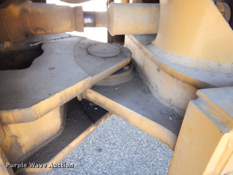 image for item DK3426 2004 Caterpillar 966G  wheel loader