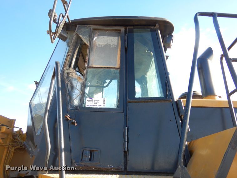 image for item DK3426 2004 Caterpillar 966G  wheel loader