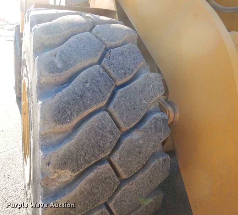 image for item DK3426 2004 Caterpillar 966G  wheel loader