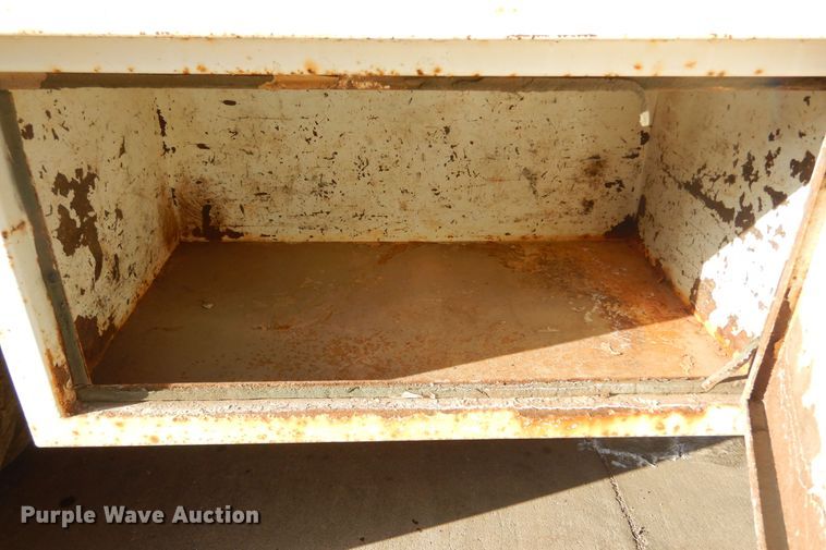 image for item DK3427 1992 International 4700  utility / service truck