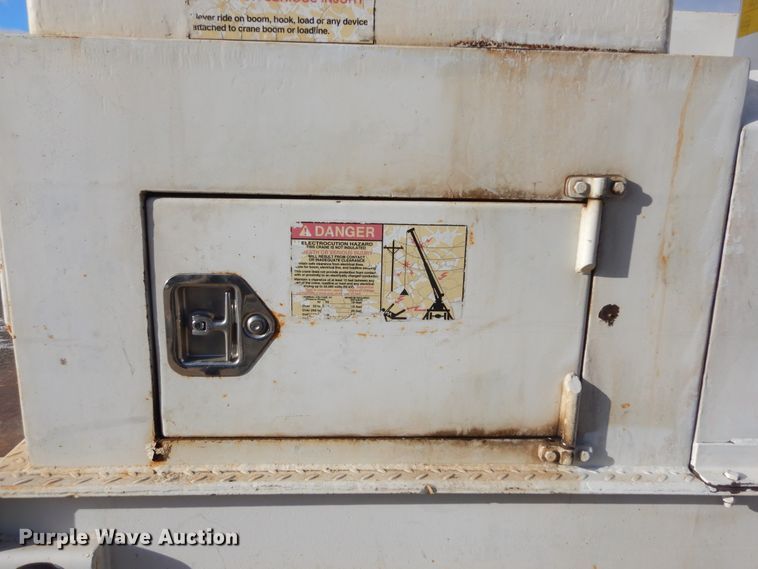 image for item DK3427 1992 International 4700  utility / service truck