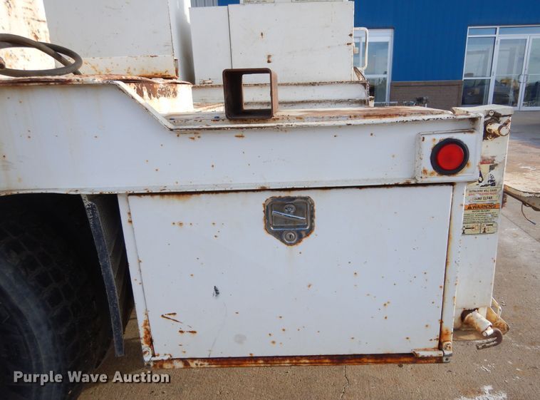 image for item DK3427 1992 International 4700  utility / service truck