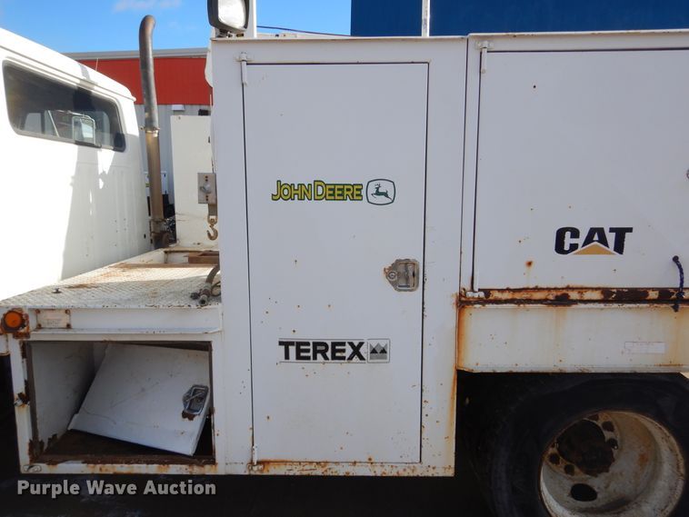 image for item DK3427 1992 International 4700  utility / service truck