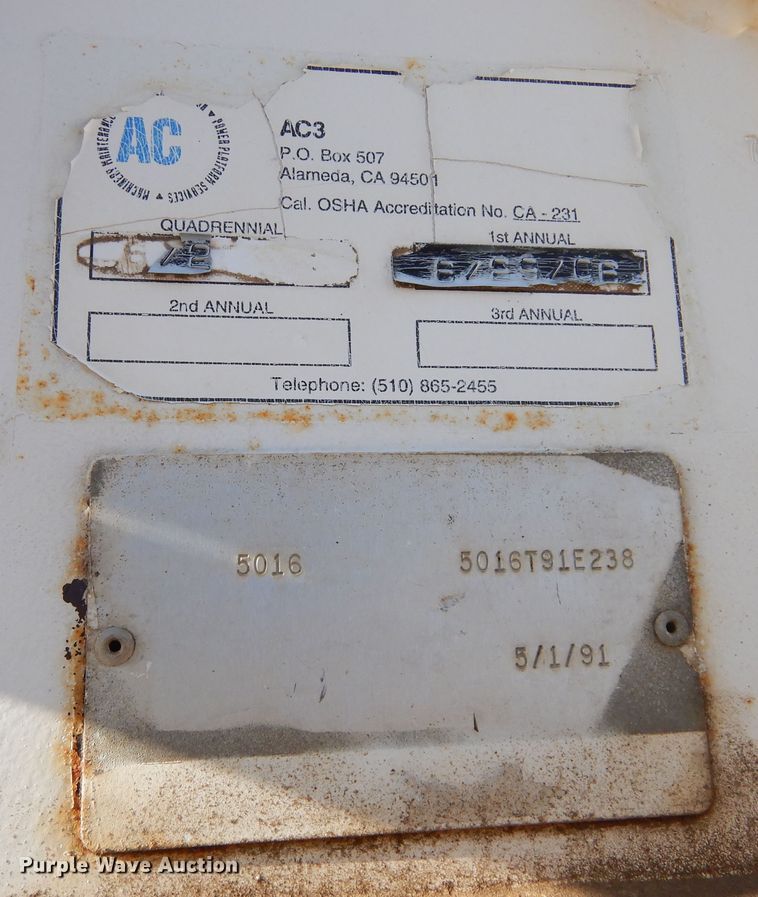 image for item DK3427 1992 International 4700  utility / service truck