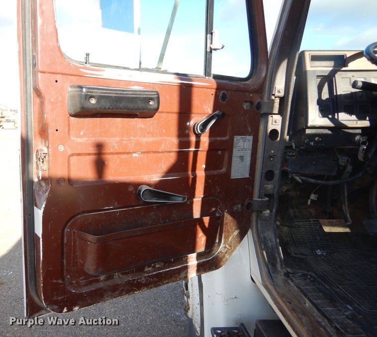 image for item DK3427 1992 International 4700  utility / service truck