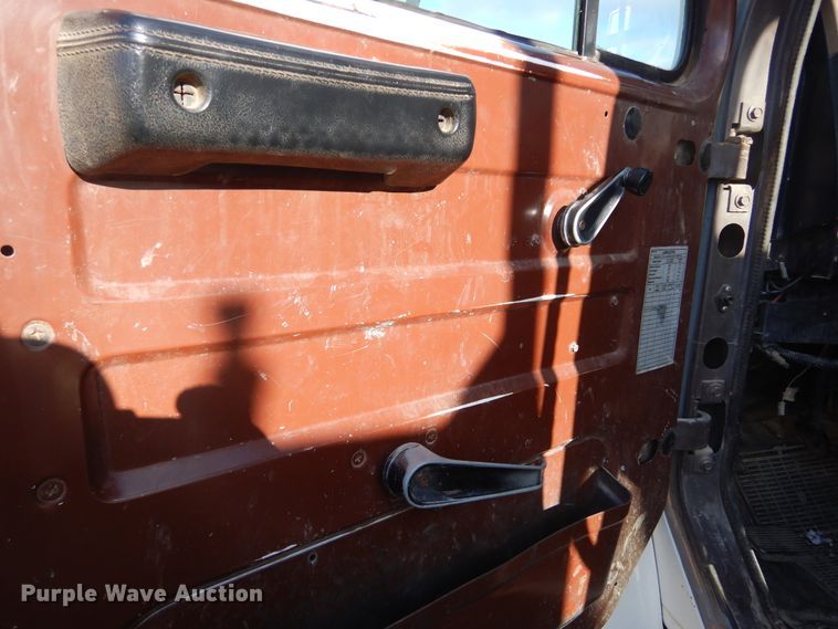 image for item DK3427 1992 International 4700  utility / service truck