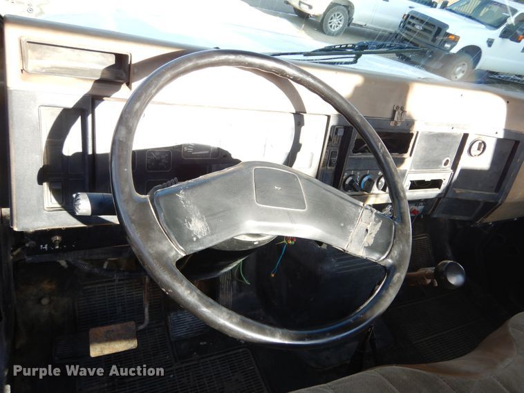 image for item DK3427 1992 International 4700  utility / service truck