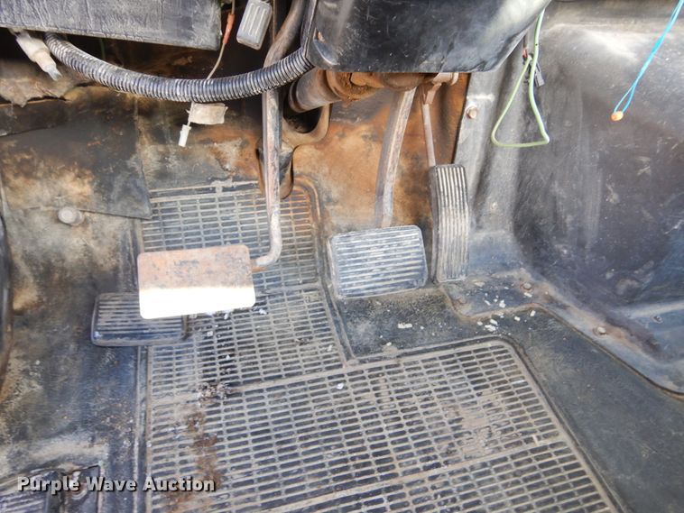 image for item DK3427 1992 International 4700  utility / service truck