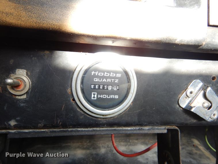 image for item DK3427 1992 International 4700  utility / service truck