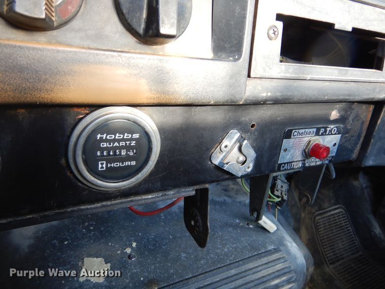 image for item DK3427 1992 International 4700  utility / service truck