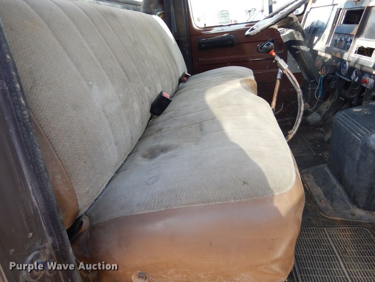 image for item DK3427 1992 International 4700  utility / service truck