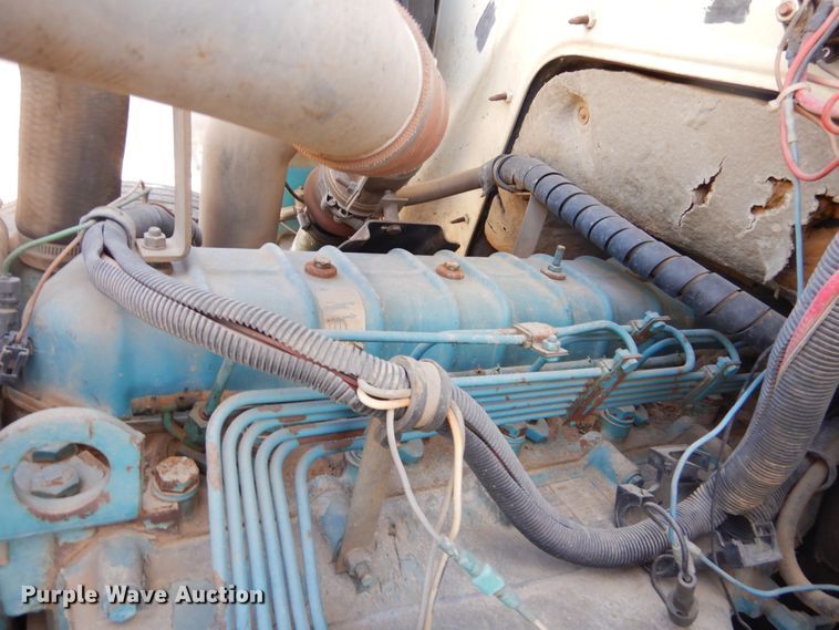 image for item DK3427 1992 International 4700  utility / service truck