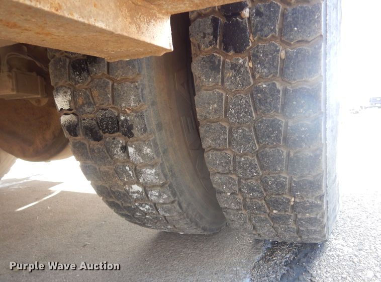 image for item DK3427 1992 International 4700  utility / service truck